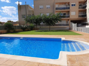  1 bajo con 2 Terrazas piscina y jardin  Дельтебре